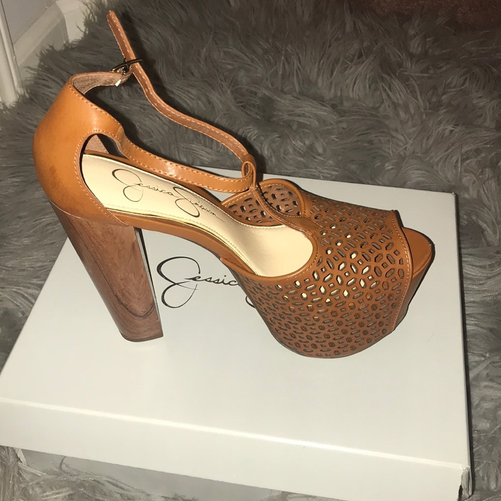 Jessica Simpson platform wooden heel